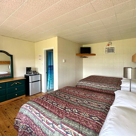 The Waterfront Motel Grand Barachois エクステリア 写真