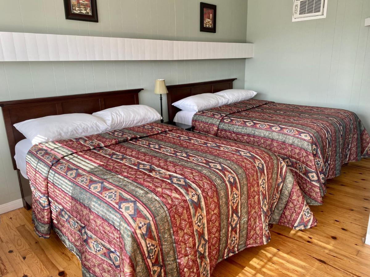 The Waterfront Motel Grand Barachois エクステリア 写真