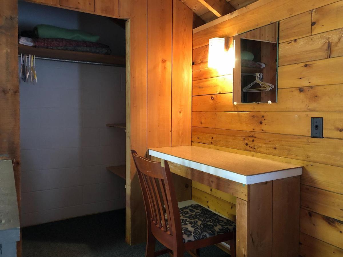 The Waterfront Motel Grand Barachois エクステリア 写真
