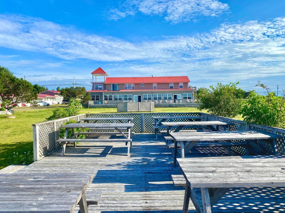 The Waterfront Motel Grand Barachois エクステリア 写真
