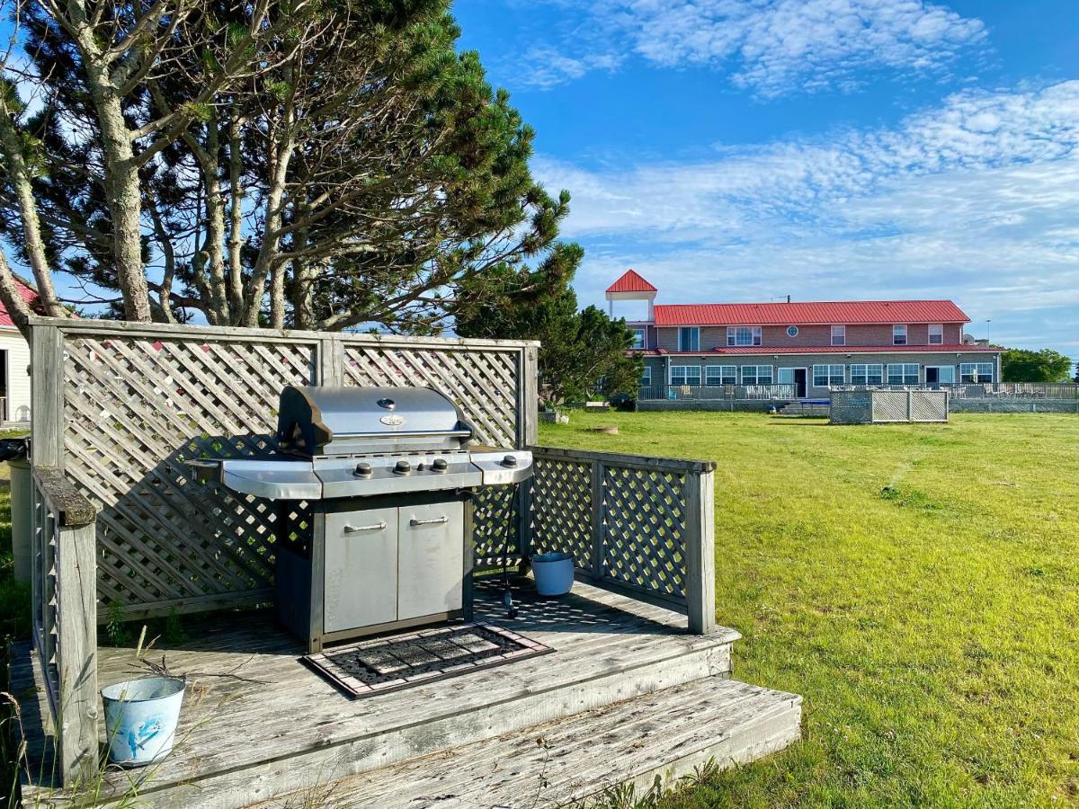 The Waterfront Motel Grand Barachois エクステリア 写真
