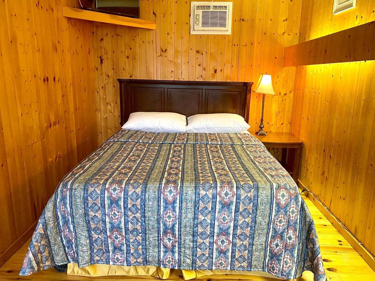 The Waterfront Motel Grand Barachois エクステリア 写真