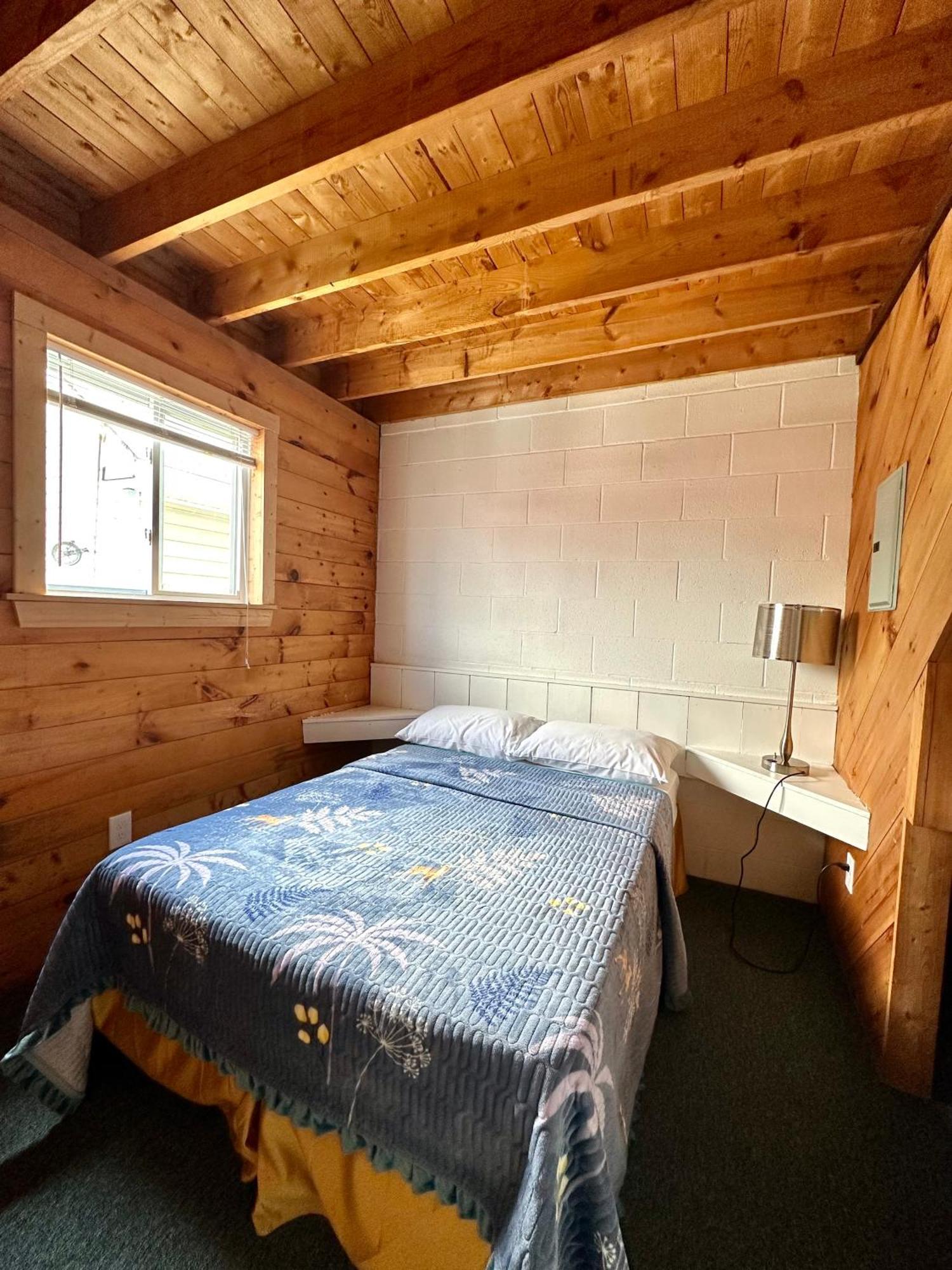 The Waterfront Motel Grand Barachois エクステリア 写真
