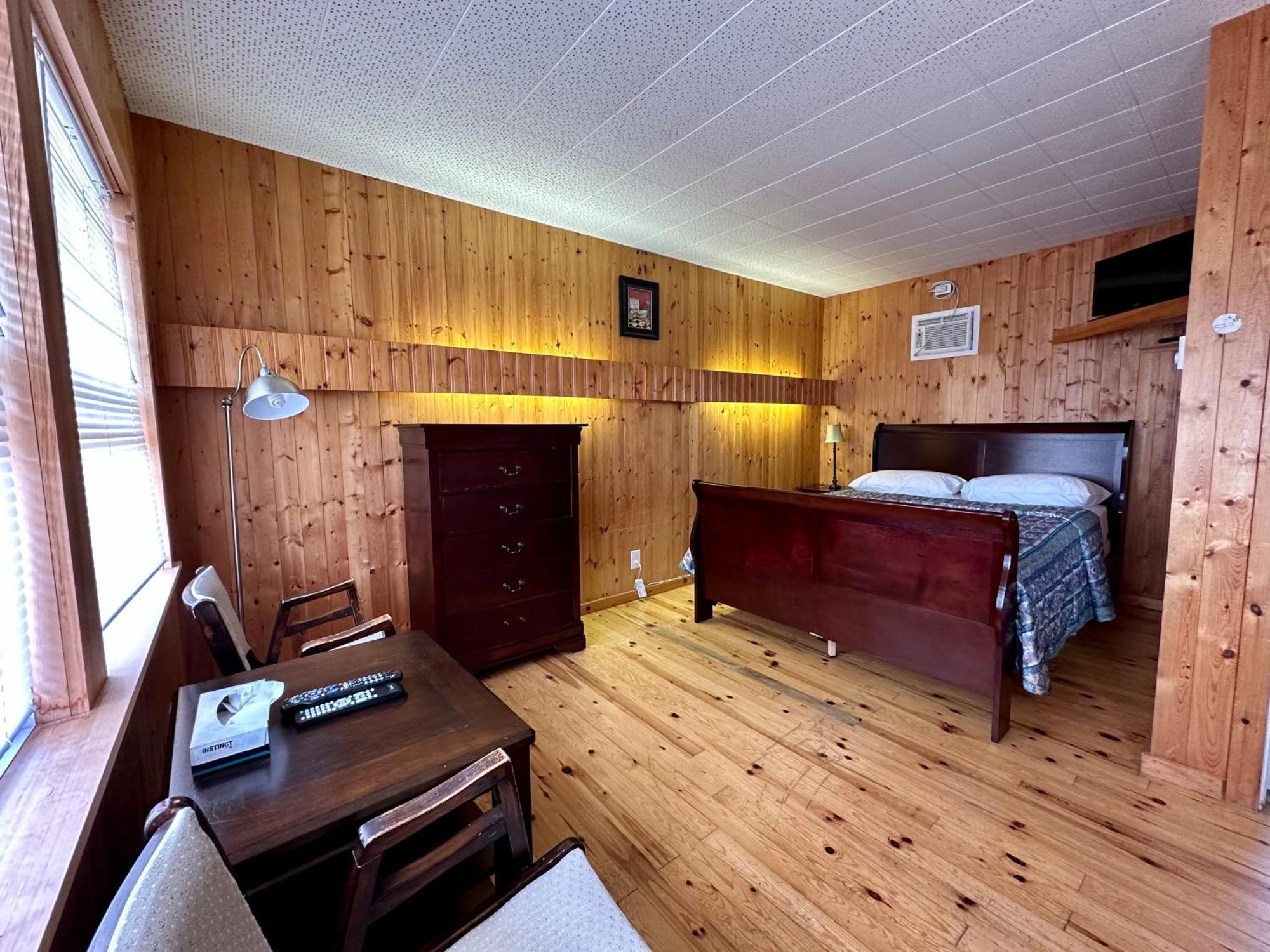 The Waterfront Motel Grand Barachois エクステリア 写真