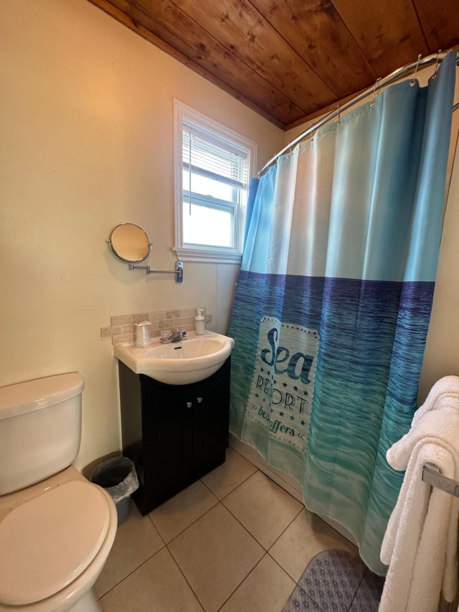 The Waterfront Motel Grand Barachois エクステリア 写真