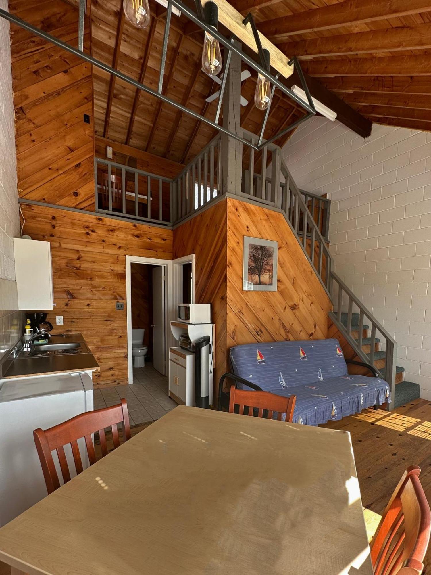 The Waterfront Motel Grand Barachois エクステリア 写真