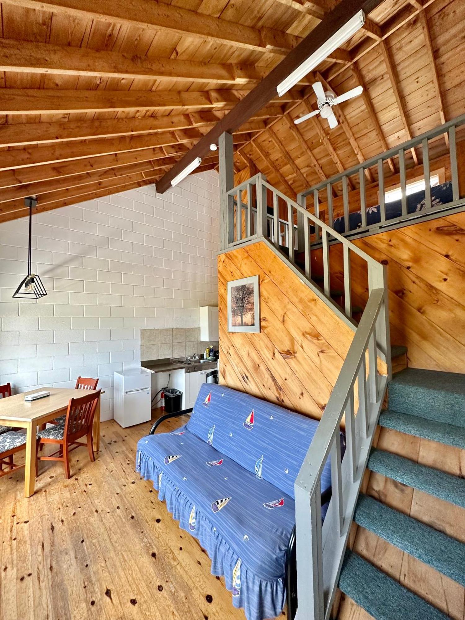 The Waterfront Motel Grand Barachois エクステリア 写真