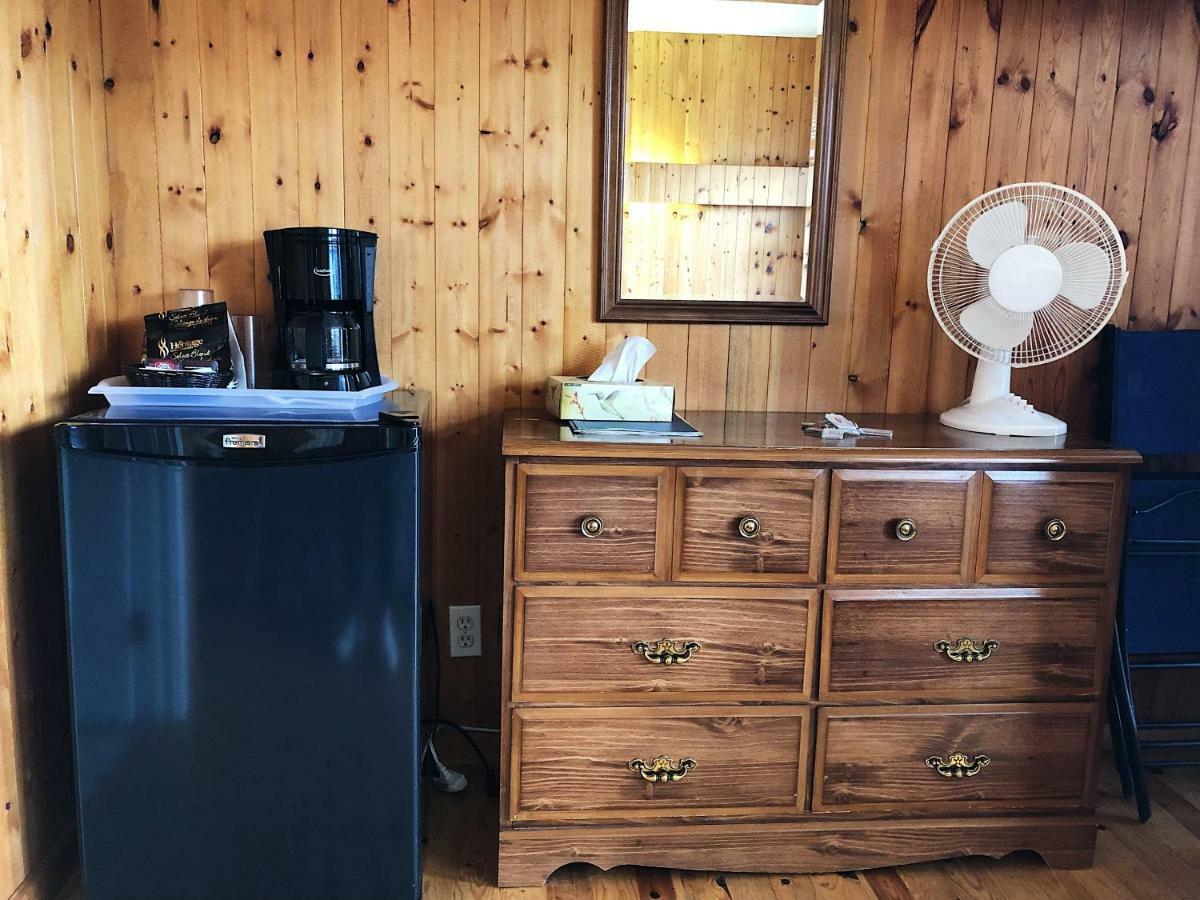 The Waterfront Motel Grand Barachois エクステリア 写真